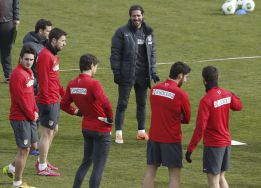 Simeone ensayó con Sosa y Raúl García en el once titular Simeone ensayó con Sosa y Raúl García en el once titular