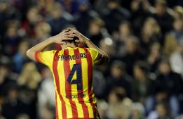 Cesc: "No me molestó el cambio, estaba enfadado por el partido" Cesc: "No me molestó el cambio, estaba enfadado por el partido"