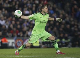 Casillas supera el récord de Buyo: "Eso habla bien del equipo" Casillas supera el récord de Buyo: "Eso habla bien del equipo"