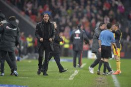 Simeone: "Más allá de insultos, San Mamés es increíble" Simeone: "Más allá de insultos, San Mamés es increíble"