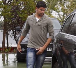 Dani Alves enreda ahora para que Diego Costa elija a Brasil Dani Alves enreda ahora para que Diego Costa elija a Brasil