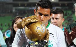 Oswaldo Sánchez bate el récord de partidos en la liga mexicana Oswaldo Sánchez bate el récord de partidos en la liga mexicana