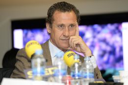 "Creo que Raúl ya se prepara para entrenar al Real Madrid" "Creo que Raúl ya se prepara para entrenar al Real Madrid"
