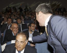 Tebas: "Ahora hemos pedido más documentación al Barça" Tebas: "Ahora hemos pedido más documentación al Barça"