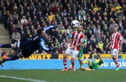 Begovic: "Sólo son conjeturas, no hay ni contactos con el Madrid"