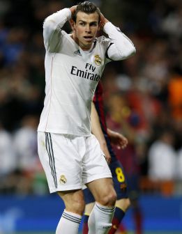 El Real Madrid pidió penalti de Piqué a Bale con el 3-3