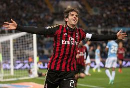 Galliani confirma que Kaká podrá irse si no hay Champions Galliani confirma que Kaká podrá irse si no hay Champions