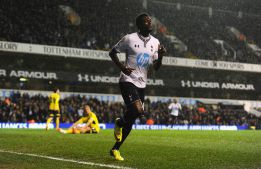 El Tottenham golea al colista y sigue soñando con Europa