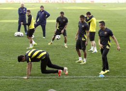 El Barça pregunta a la UEFA por la altura excesiva del césped El Barça pregunta a la UEFA por la altura excesiva del césped