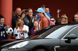 Cristiano llega lesionado a la concentración de Portugal Cristiano llega lesionado a la concentración de Portugal