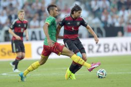Camerún sorprende a Alemania con un gran Choupo-Moting