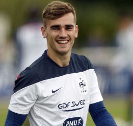 Arrasate ve a Griezmann y Carlos Vela en Anoeta otro año más