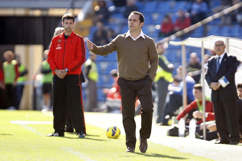 Sergi Barjuan anuncia su marcha del Recreativo