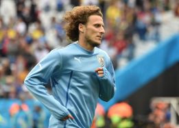 Forlán: “A Suárez le vendría muy bien jugar en el Real Madrid” Forlán: “A Suárez le vendría muy bien jugar en el Real Madrid”