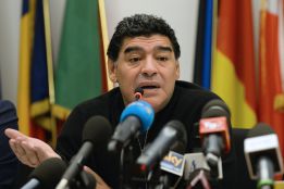 Maradona critica el juego de Argentina: "El pibe está solo" Maradona critica el juego de Argentina: "El pibe está solo"