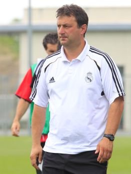 Manolo Díaz, presentado como nuevo técnico de la Ponferradina