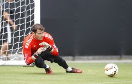 Casillas, titular ante la Roma