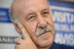 Del Bosque: "Xavi ha sido clave en los éxitos, es único"