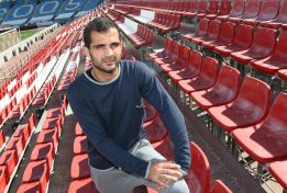 El Almería quiere ampliar el contrato y blindar a Verza