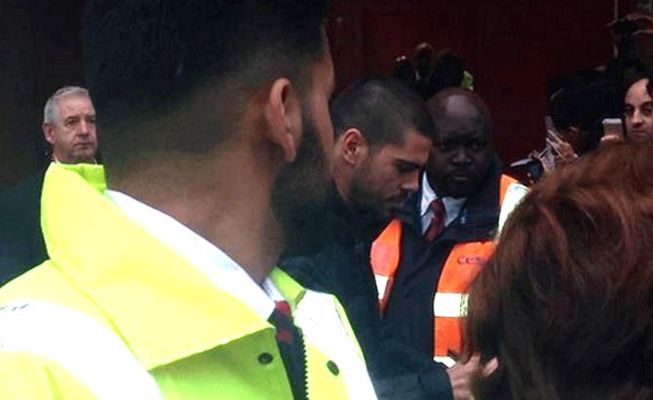 Víctor Valdés, en Old Trafford para presenciar el partidazo