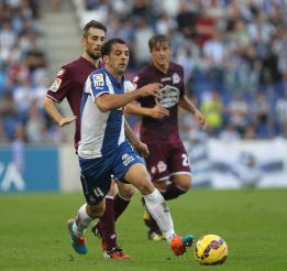 Dos titulares fijos y ocho del filial esta noche ante el Barça