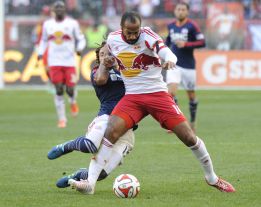 Henry medita la retirada y volver al Arsenal para "ayudar al club"