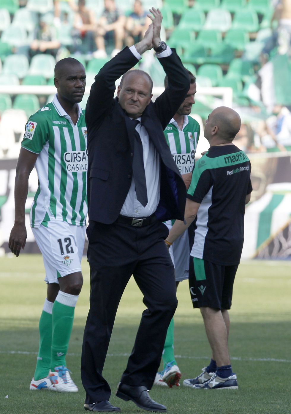 Sánchez Flores y Pepe Mel, posibles alternativas a Contra