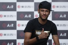 Neymar: "He ganado cinco kilos porque ahora como mejor"
