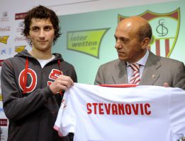 El Sevilla es denunciado por el Borac ante FIFA por Stevanovic