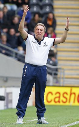 El Crystal Palace despide a su entrenador Neil Warnock