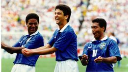 Bebeto, el pichichi del 'Superdepor', cumple 51 años