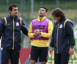 Juanfran sufre una fractura en
la mano pero intentará jugar