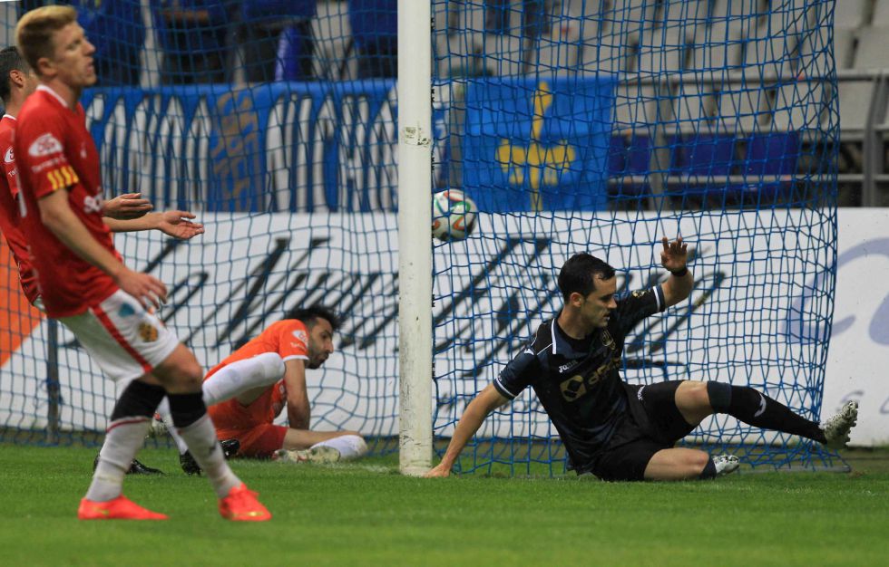 El Real Oviedo, campeón de Segunda B al ganar 3-0 al Nástic