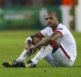 En Turquía dan por fichado a Felipe Melo y el Sevilla lo niega