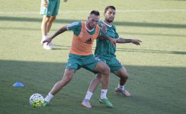 Digard se retira lesionado del último entrenamiento bético
