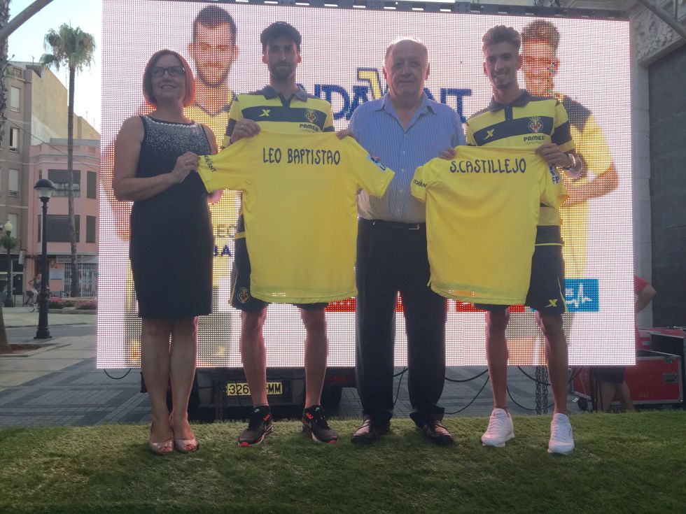 El Villarreal presenta a Samu Castillejo y Leo Baptistao