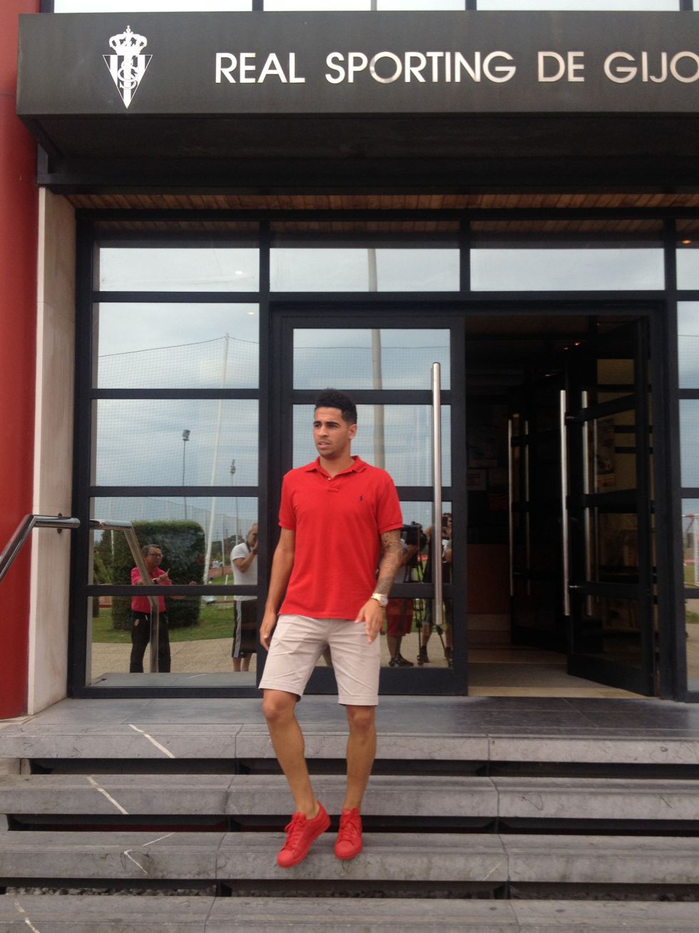 Omar Mascarell ya está en Gijón para firmar su contrato