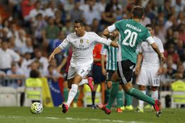 Pezzella, baja ante la Real; Matilla se queda sin dorsal