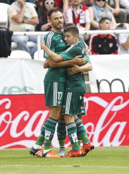 Westermann estará en Granada; Petros sigue siendo duda