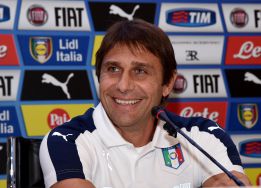 Conte no garantiza la presencia de Pirlo en la Eurocopa
