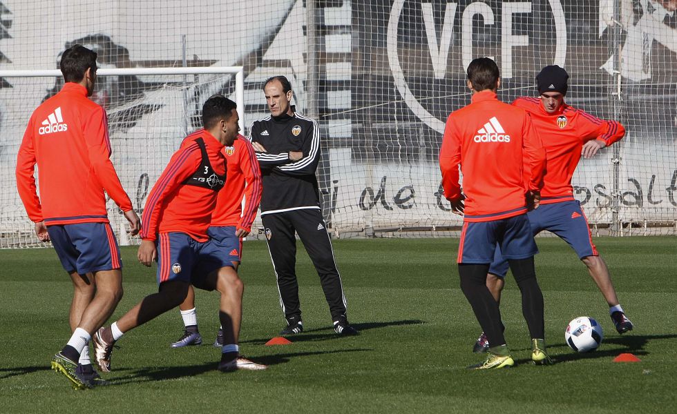 Ocho horas para el finiquito
de Nuno; Voro, técnico interino