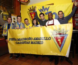 Dos peñas del Cádiz en Madrid: “Fue de película de Berlanga”