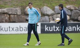 Iraizoz, con sobrecarga muscular es duda contra AZ Alkmaar