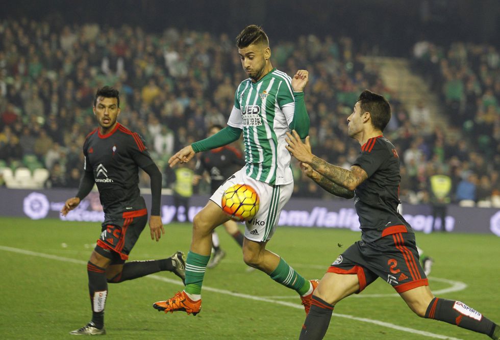 Vadillo se gana no salir, pero el Betis aún busca extremo