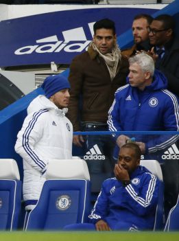 Inglaterra se escandaliza por el salario de Radamel Falcao