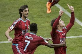 El canterano Aritz Elustondo renueva hasta 2020