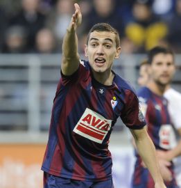 El Eibar logra el traspaso de Escalante, que firma hasta 2020