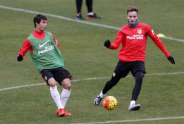 Saúl y Oliver en el entrenamiento del Atlético de Madrid