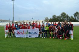 El Ajax de Eli Sarasola araña un empate ante el Sporting Huelva