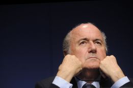 Blatter cobra como presidente de FIFA pese a estar inhabilitado